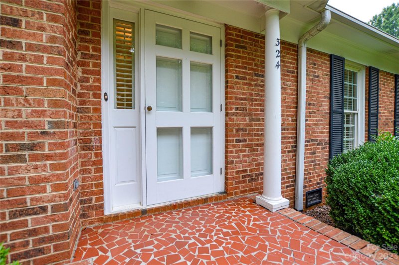 Property image 2 at 324 Chadmore Drive, Charlotte, NC 28270