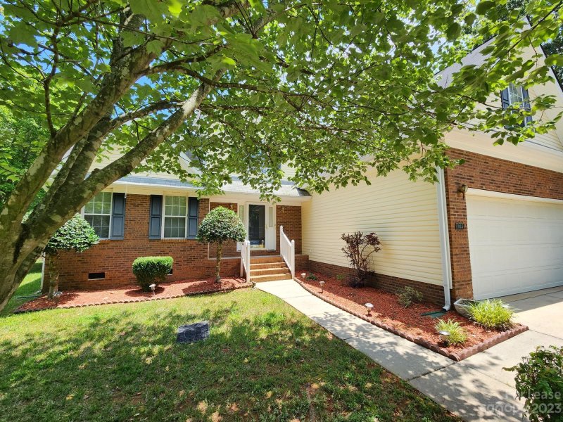 Property image 2 at 1035 Hawthorne Drive, Indian Trail, NC 28079