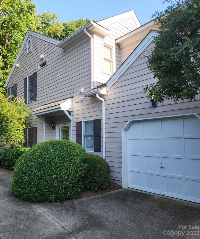 Property image 3 at 8706 Fox Chase Lane, Charlotte, NC 28269