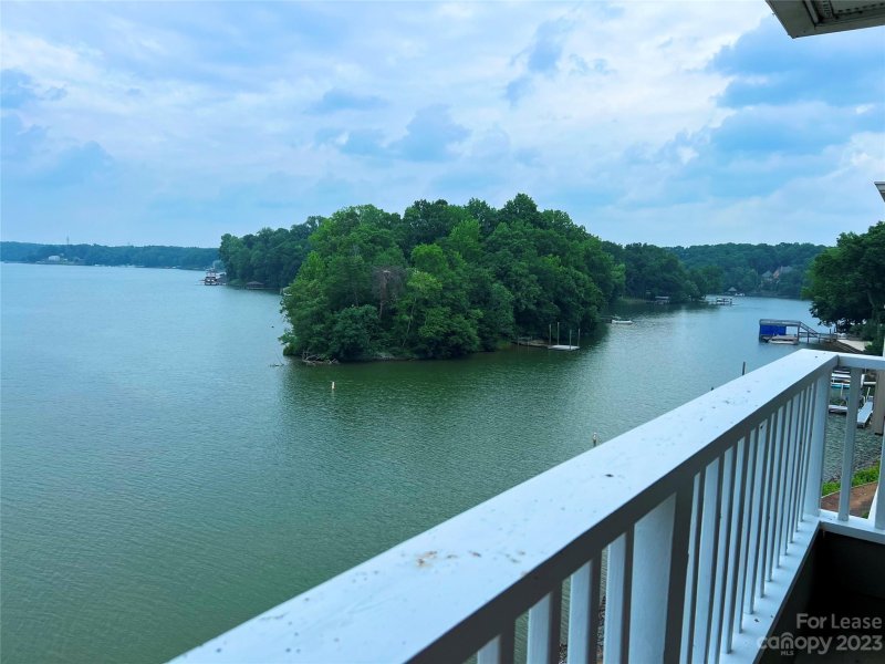 Property image 3 at 9816 Emerald Point Drive, Charlotte, NC 28278