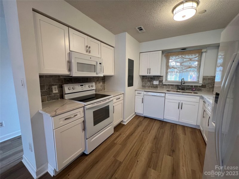 Property image 5 at 9816 Emerald Point Drive, Charlotte, NC 28278