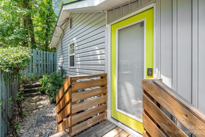 Property image 5 at 24 Rhododendron Drive, Asheville, NC 28805