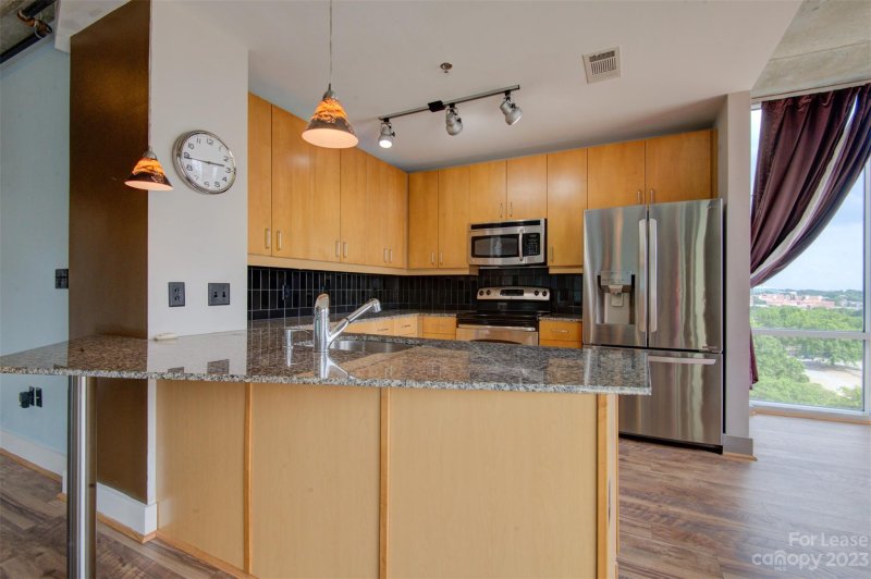 Property image 2 at 505 E 6th Street, Charlotte, NC 28202