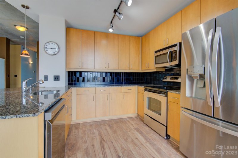 Property image 3 at 505 E 6th Street, Charlotte, NC 28202