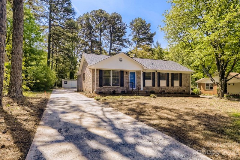 Property image 2 at 217 Deer Creek Drive, Matthews, NC 28105