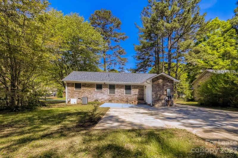 Property image 3 at 217 Deer Creek Drive, Matthews, NC 28105