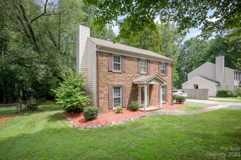 Property image 3 at 5128 Chestnut Lake Drive, Charlotte, NC 28227