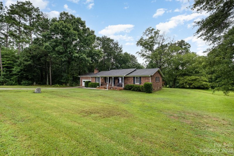 Property image 2 at 912 Allendale Circle, Rock Hill, SC 29732