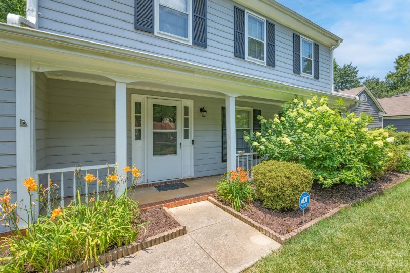 5406 Donnefield Drive