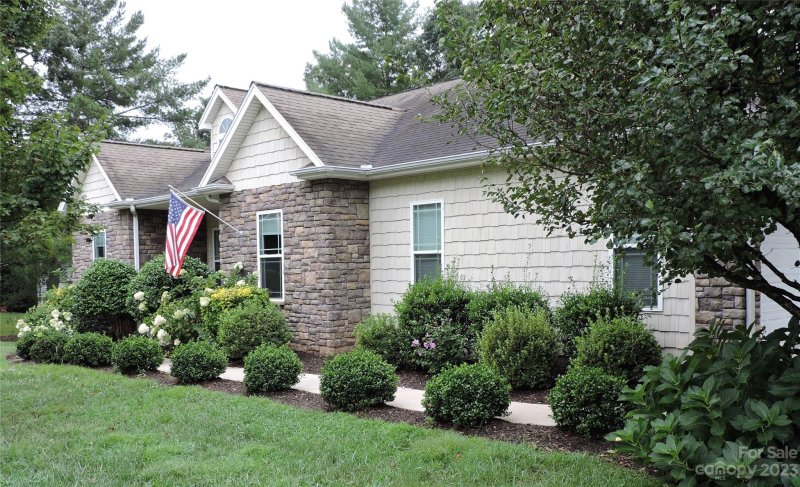 Property image 2 at 2027 Tall Oak Drive, Lenoir, NC 28645