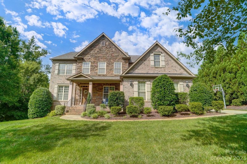 630 Wisteria Walk Way