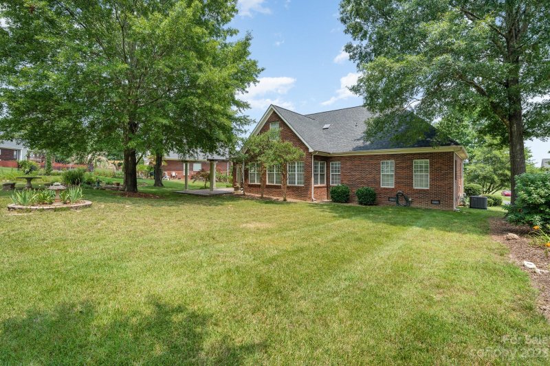 Property image 5 at 315 Hawksnest Court, Matthews, NC 28104