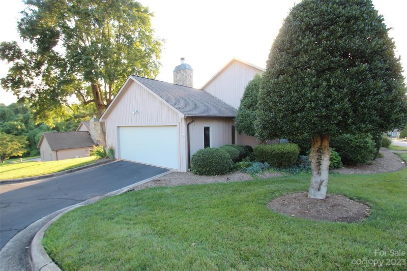 Property image 2 at 603 29th Avenue, Hickory, NC 28601