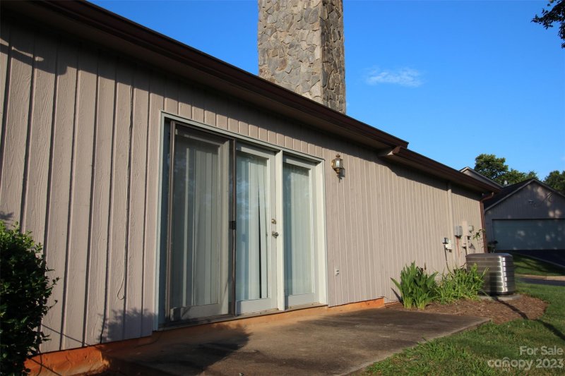 Property image 3 at 603 29th Avenue, Hickory, NC 28601