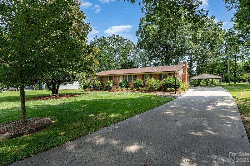 Property image 2 at 408 White Oak Lane, Matthews, NC 28104