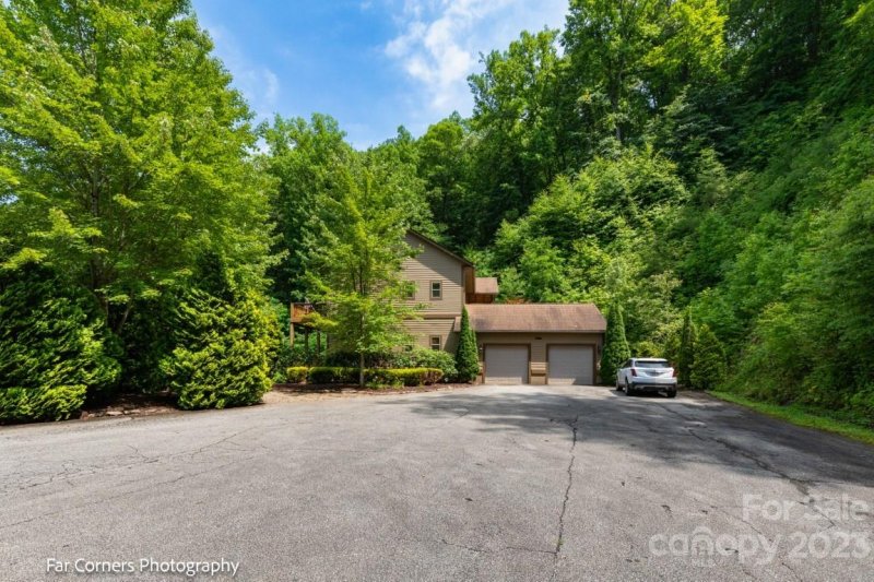 Property image 3 at 293 Sawgrass Drive, Whittier, NC 28789