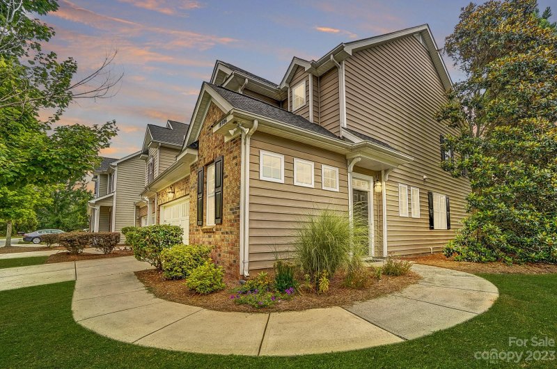 Property image 2 at 10906 Burnt Leather Lane, Charlotte, NC 28277