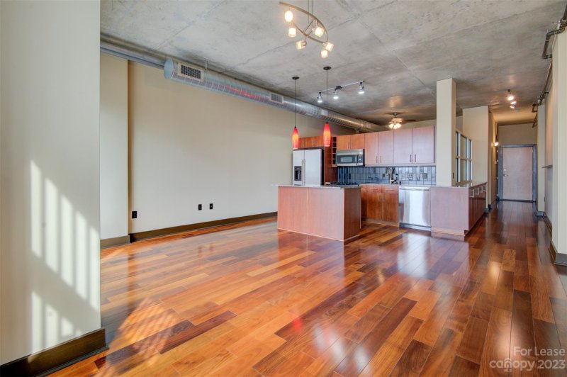 Property image 3 at 505 E 6th Street, Charlotte, NC 28202