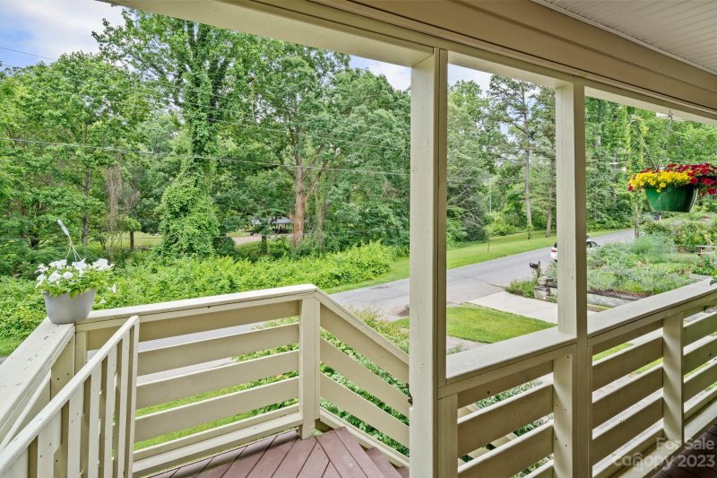 Property image 4 at 21 Mcdade Street, Asheville, NC 28806