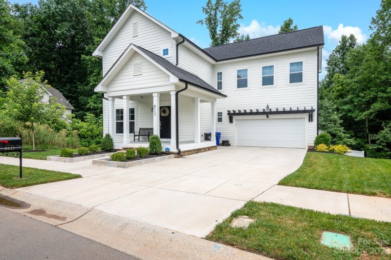 Property image 2 at 8117 Dumphries Drive, Huntersville, NC 28078