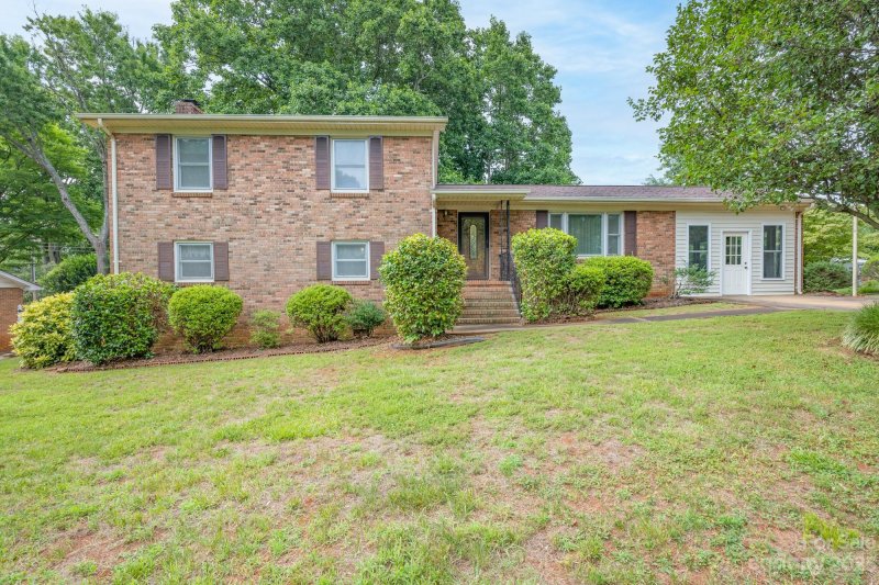 1524 Stonehill Place