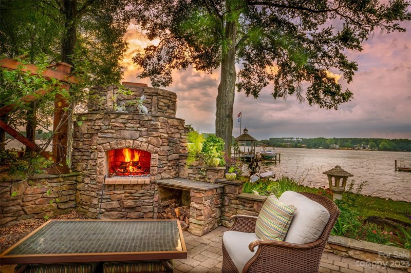 Property image 3 at 227 Commodore Loop, Mooresville, NC 28117