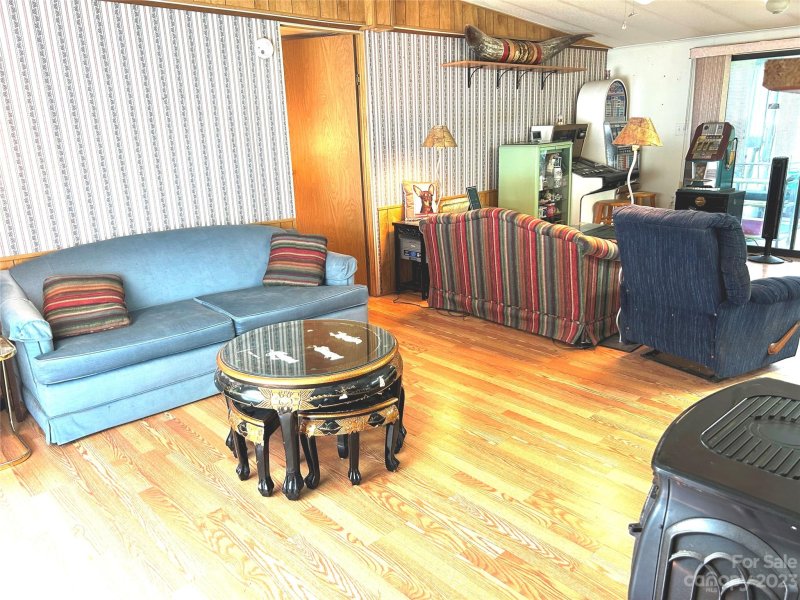 Property image 4 at 220 Cranbrook Circle, Hendersonville, NC 28792