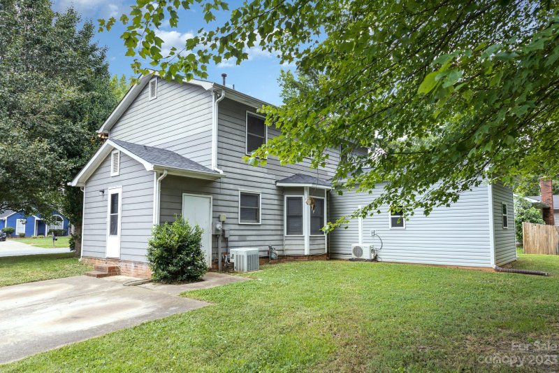 Property image 2 at 6330 Sunstone Drive, Charlotte, NC 28269