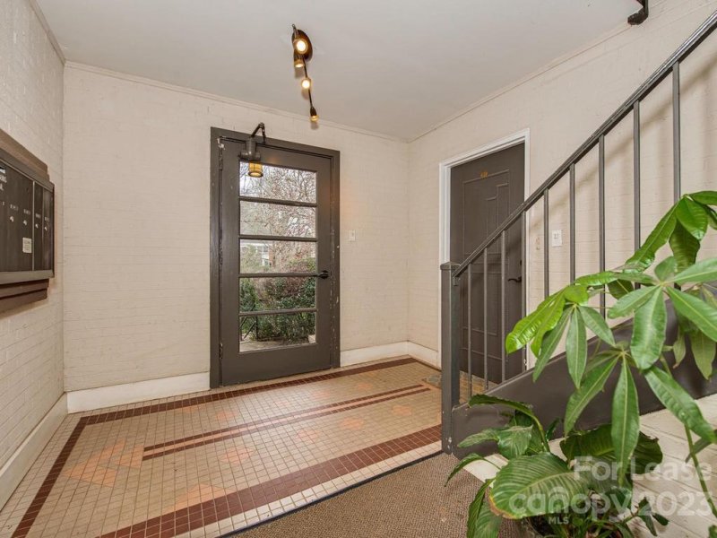 Property image 3 at 211 N Dotger Avenue, Charlotte, NC 28207