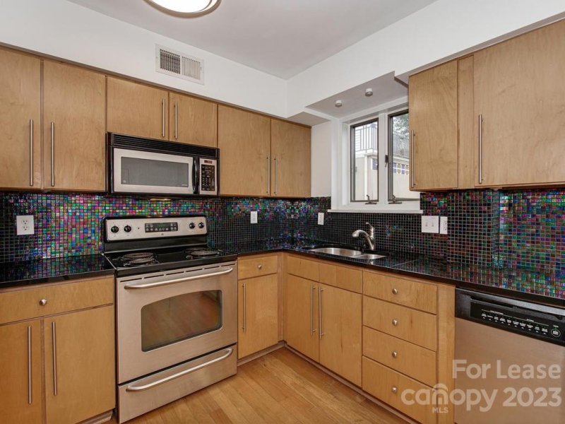 Property image 4 at 211 N Dotger Avenue, Charlotte, NC 28207