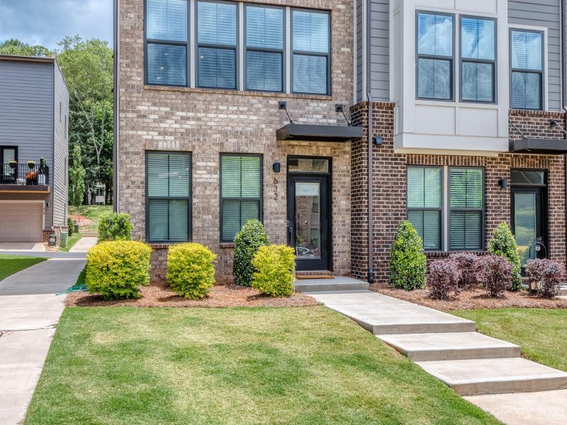 Property image 2 at 632 Uwharrie River Road, Charlotte, NC 28211