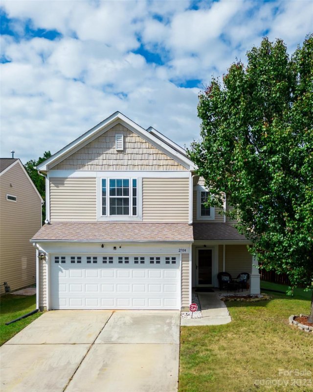 Property image 2 at 2704 N Valley Court, Charlotte, NC 28273
