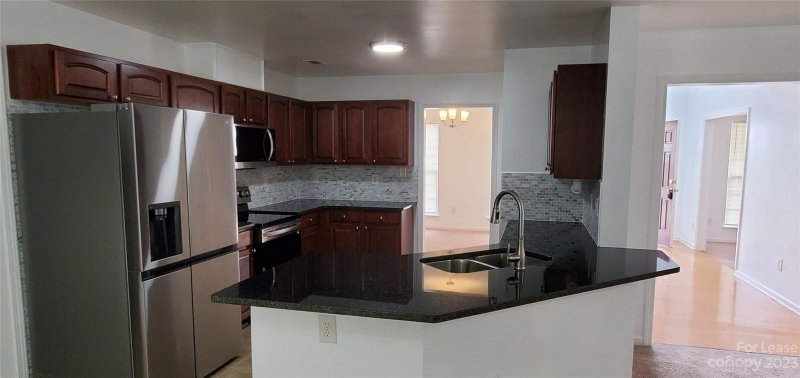 Property image 2 at 5611 Fenway Drive, Charlotte, NC 28273