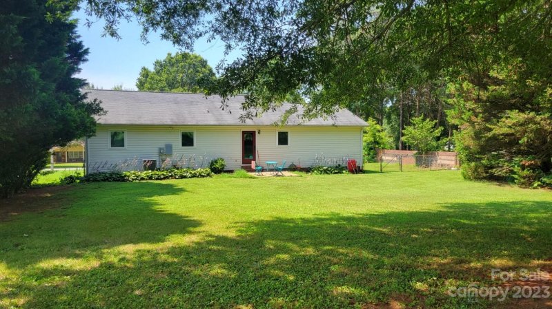 Property image 2 at 1190 Park Circle, Lincolnton, NC 28092