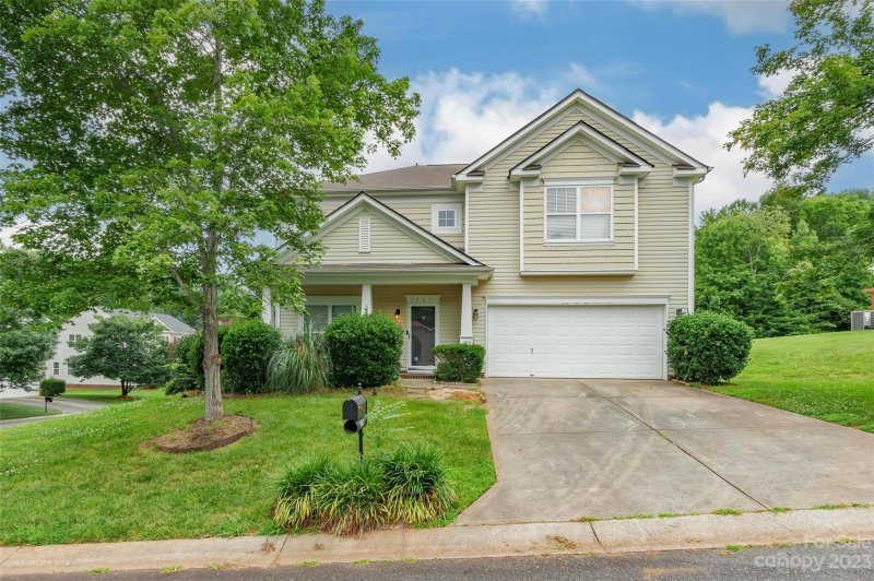 1047 Clearbrook Drive