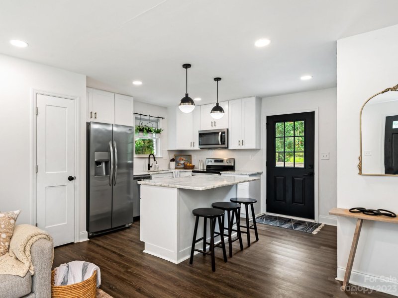 Property image 5 at 3320 Maywood Drive, Charlotte, NC 28205