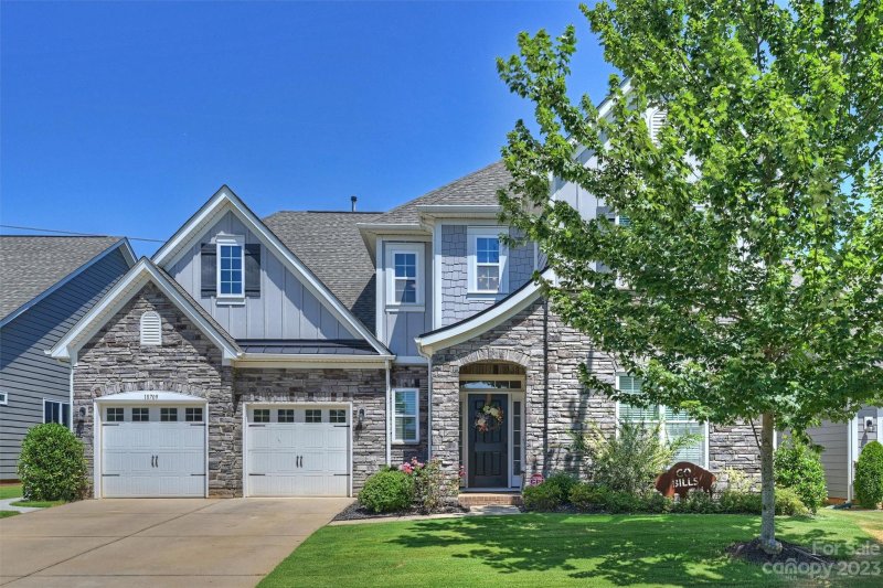 Property image 2 at 18709 Dumbarton Oaks Drive, Cornelius, NC 28031