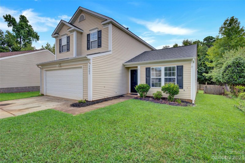Property image 2 at 1503 Hollow Maple Drive, Charlotte, NC 28216