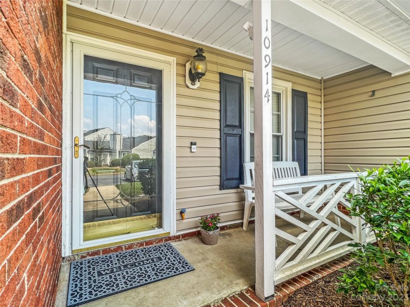 Property image 2 at 10914 Winterbourne Court, Charlotte, NC 28277