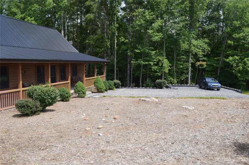 Property image 2 at 138 Old Chestnut Mountain Road, Green Mountain, NC 28740