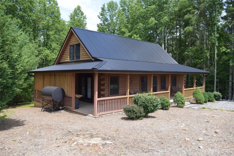 Property image 3 at 138 Old Chestnut Mountain Road, Green Mountain, NC 28740