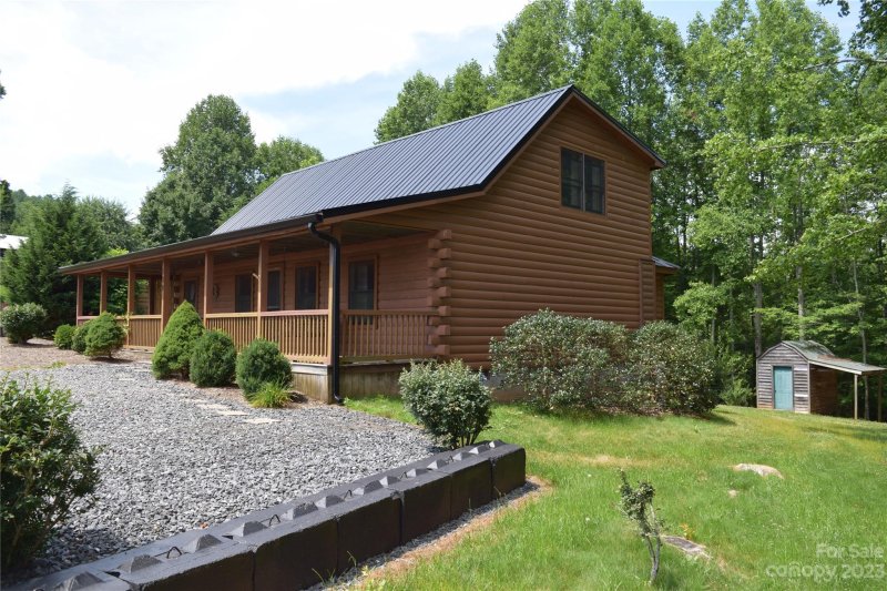 Property image 4 at 138 Old Chestnut Mountain Road, Green Mountain, NC 28740