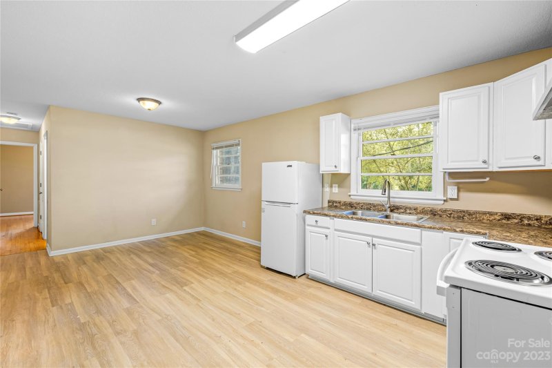 Property image 3 at 815 Brookwood Drive, Mooresville, NC 28115