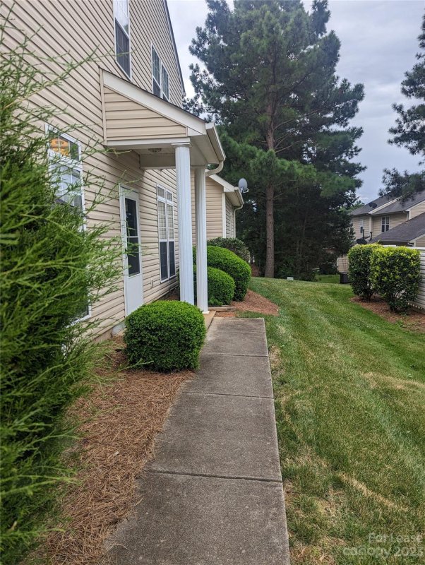 Property image 2 at 4717 Cottage Oaks Drive, Charlotte, NC 28269