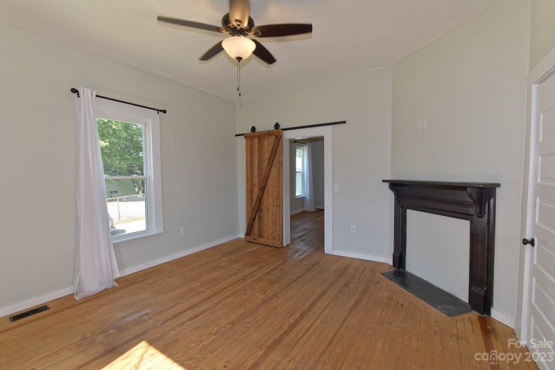 Property image 4 at 68 14th Street, Hickory, NC 28602