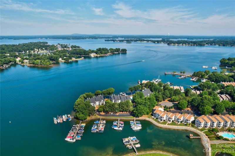 Property image 2 at 904 Southwest Drive, Davidson, NC 28036