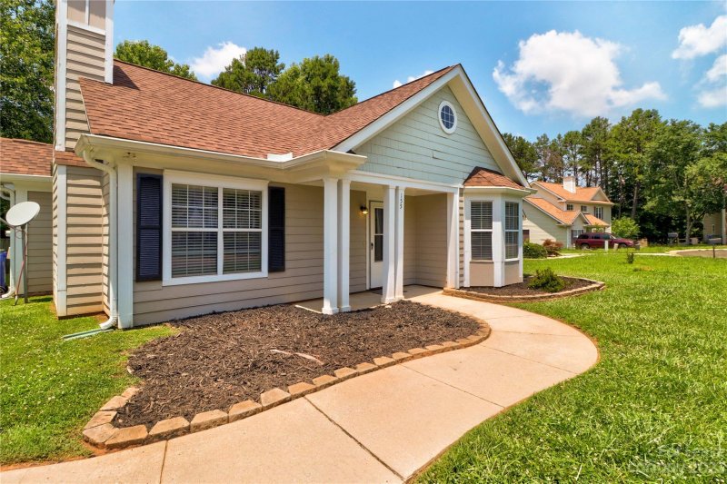 Property image 3 at 155 Green Dragon Court, Mooresville, NC 28115