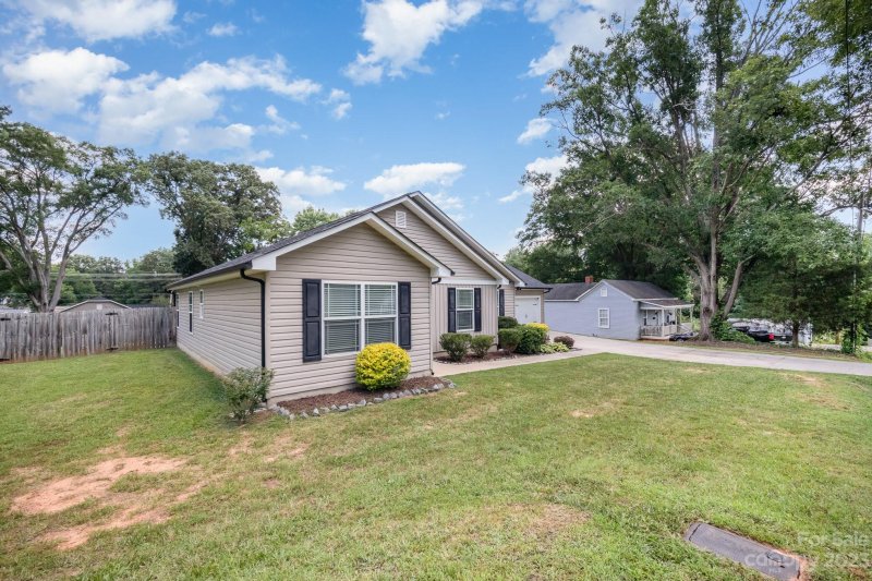 Property image 4 at 704 Briarwood Street, Kannapolis, NC 28081