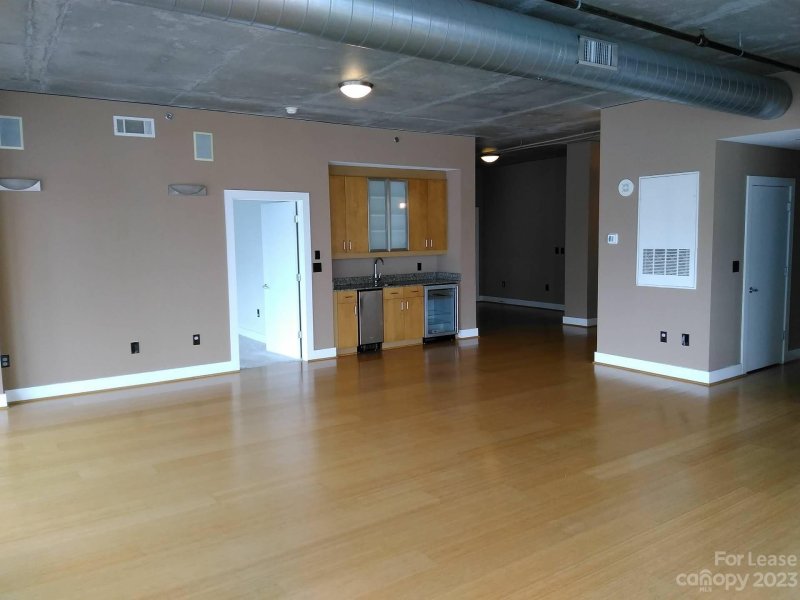 Property image 2 at 505 E 6th Street, Charlotte, NC 28202