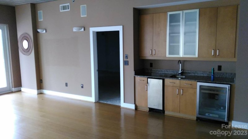 Property image 3 at 505 E 6th Street, Charlotte, NC 28202